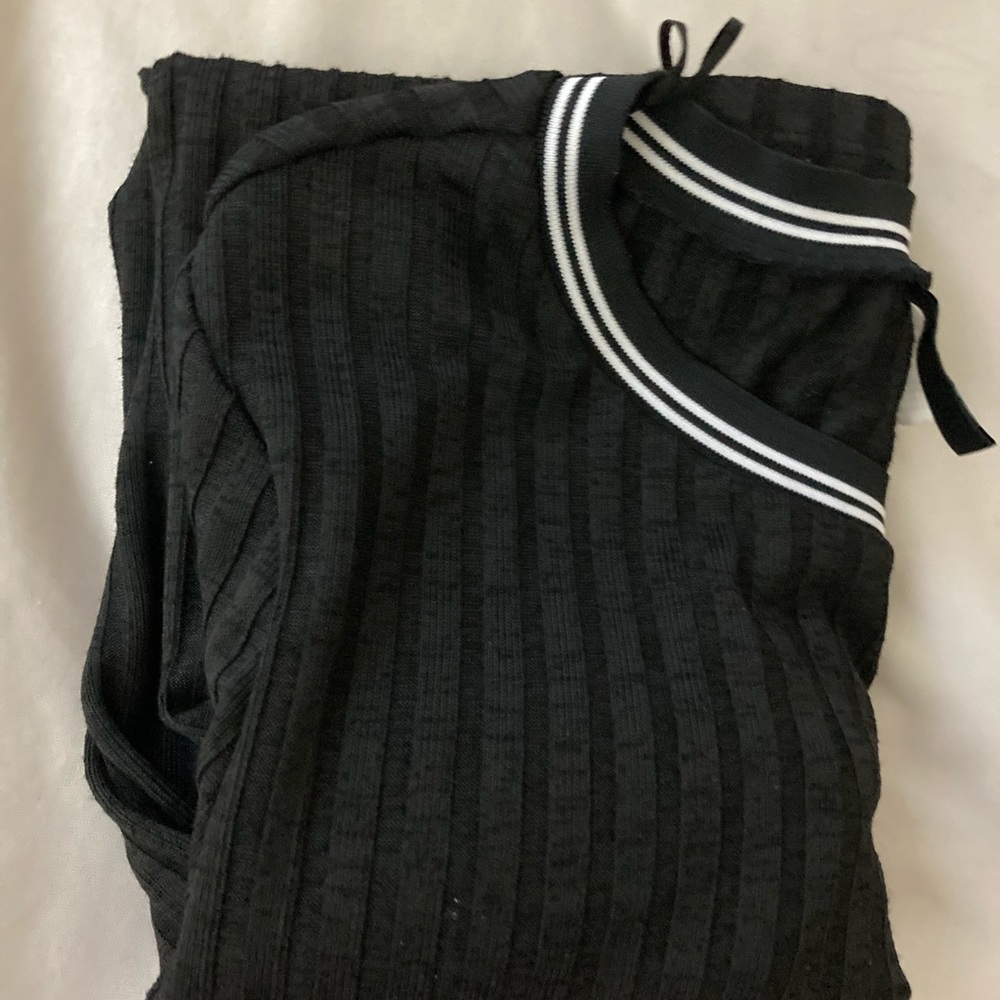 Black short sleeve bodycon dress